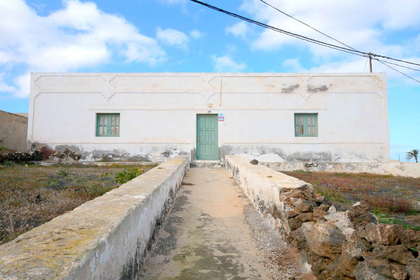 House for sale in Tajaste, Tinajo, Lanzarote. 